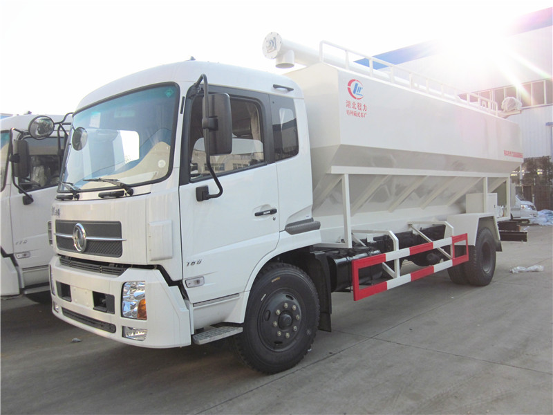 散裝<a href=http://m.wxcold.com.cn/siliaoche/ target=_blank class=infotextkey>飼料車</a>圖片展示