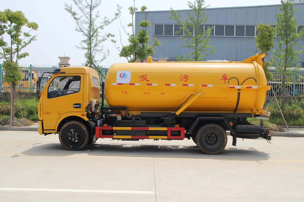 東風多利卡D7國六8方吸污車圖片3