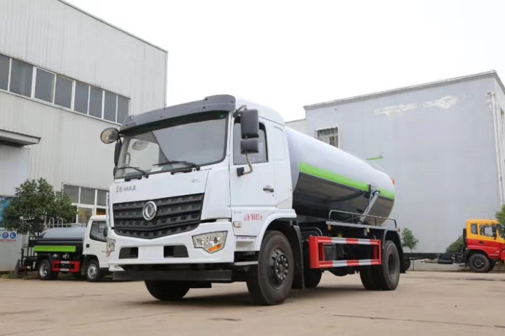 東風黑金剛國六12方吸污車